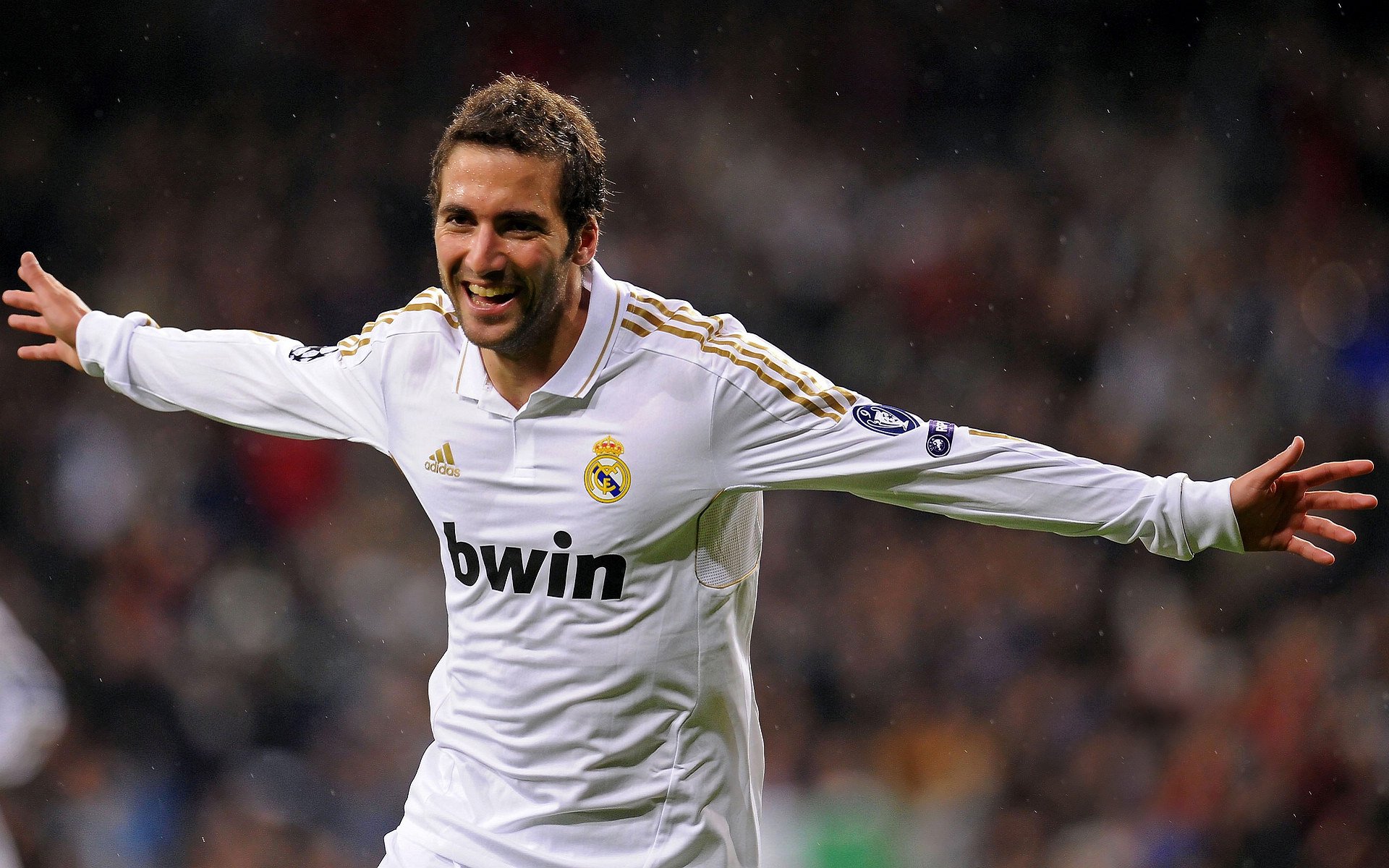 意甲联赛场外市场逐渐繁荣，足球意甲联赛