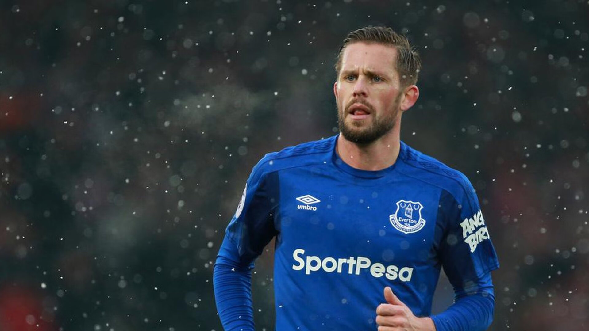 逆境中的“铁腕将军”：不屈不挠的领军人物